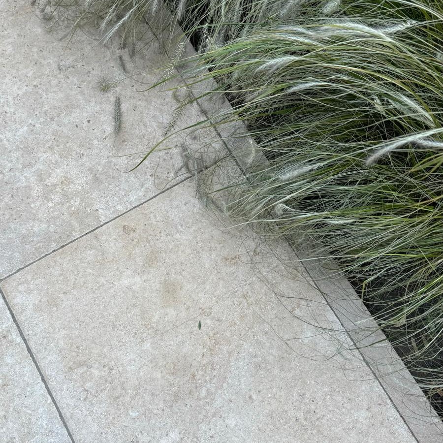 mansura-kalkstein-getrommelt-terrassenplatte