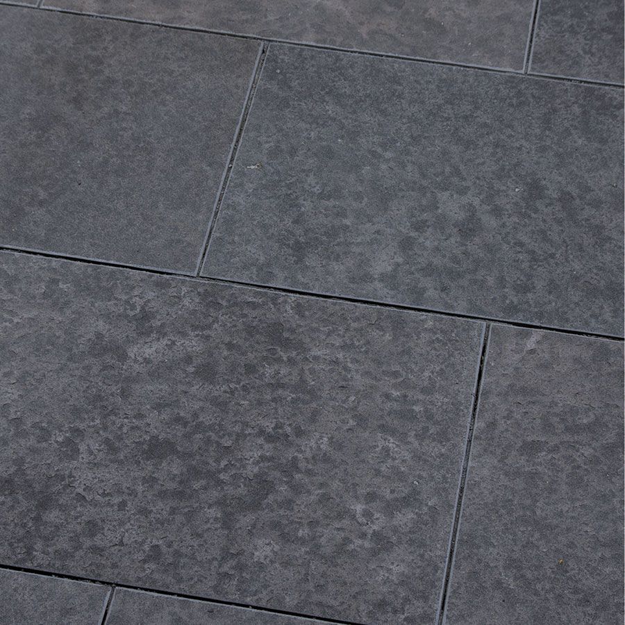 Basalt Terrassenplatte 60x60x3 cm anthrazit-schwarz