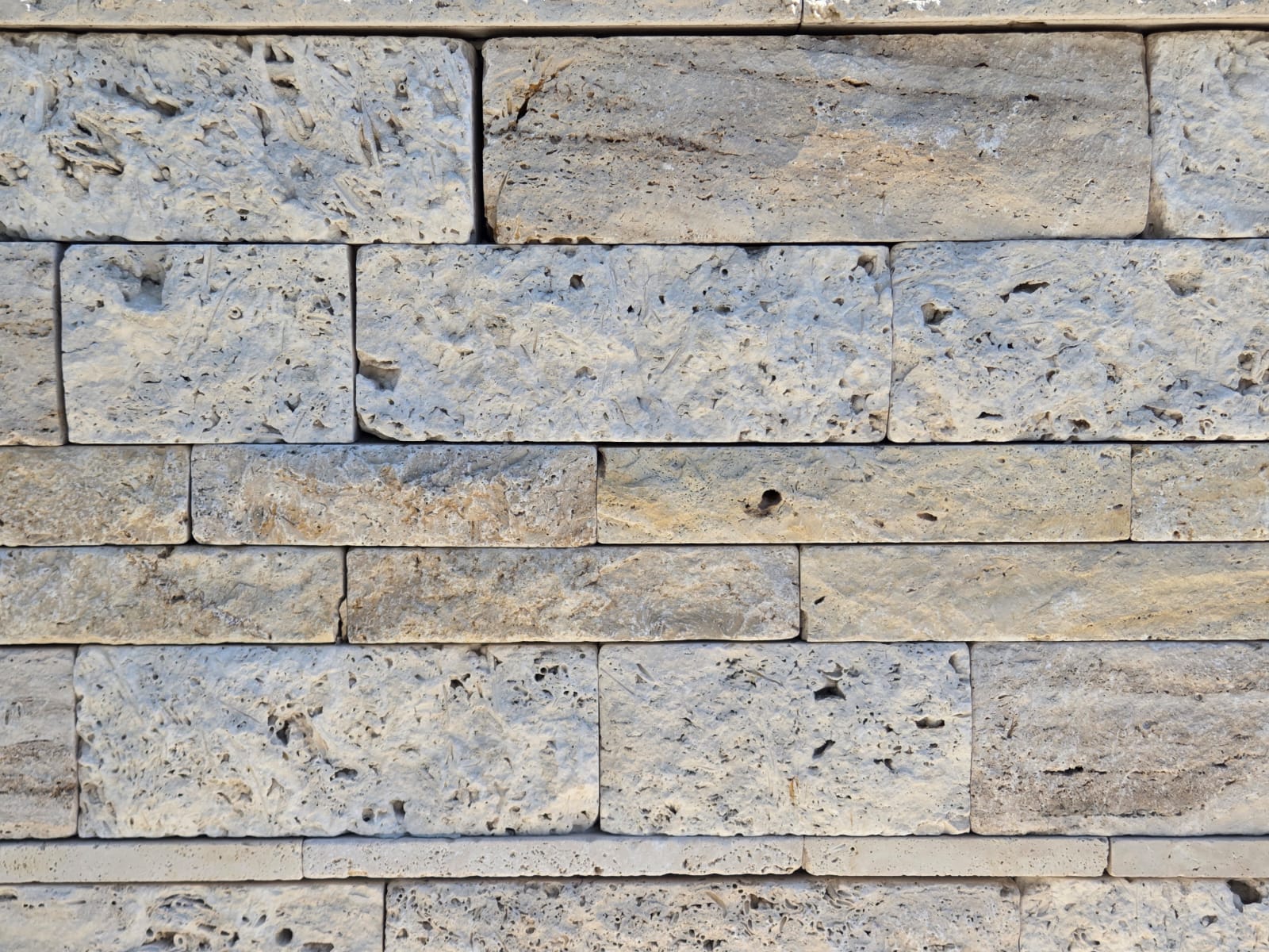 Travertin Schloss Mauerstein Crema 7,5×18-20×30-60 cm creme-beige