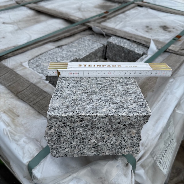 Granit Edelgroßpflaster 15x15x8 cm hellgrau