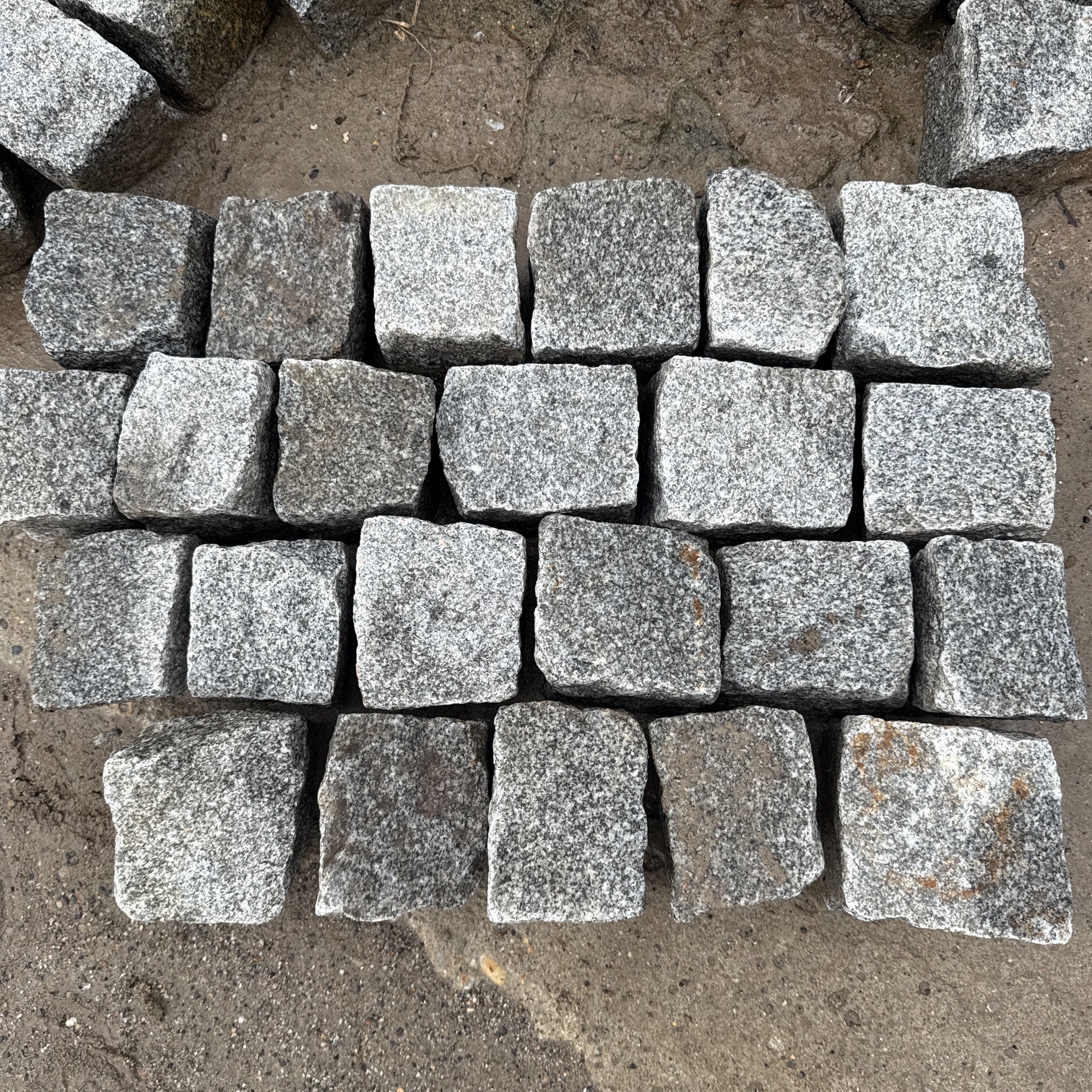 Neues Granit Kleinpflaster 7-9 cm grau